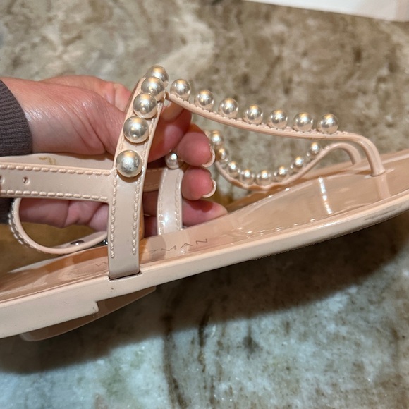 Stuart Weitzman Elegant Pearl-Embellished Sandals - Picture 8 of 8